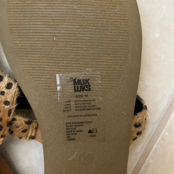 Muk Luk Leopard Sandals NWT - Picture 4 of 4